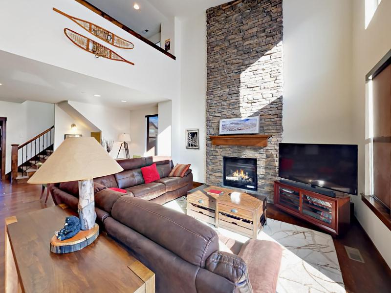 Five-Bedroom Townhouse image 3