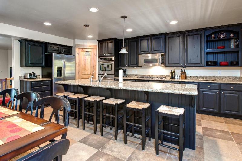 Four-Bedroom Townhouse image 1