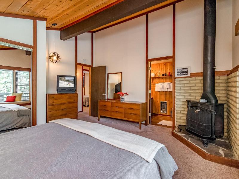 Three-Bedroom House image 3