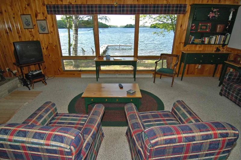 Three-Bedroom House image 4
