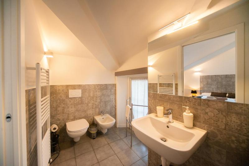 Standard Double Room image 3