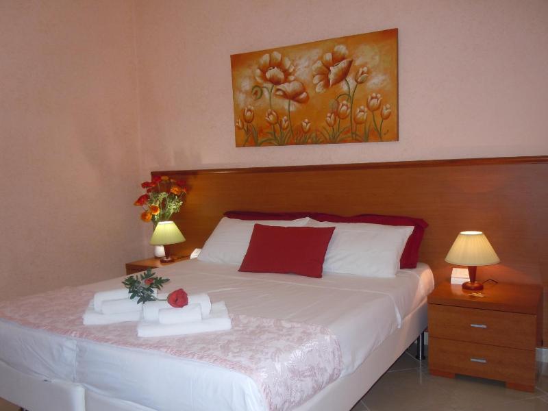 Double or Twin Room with Private External Bathroom image 4