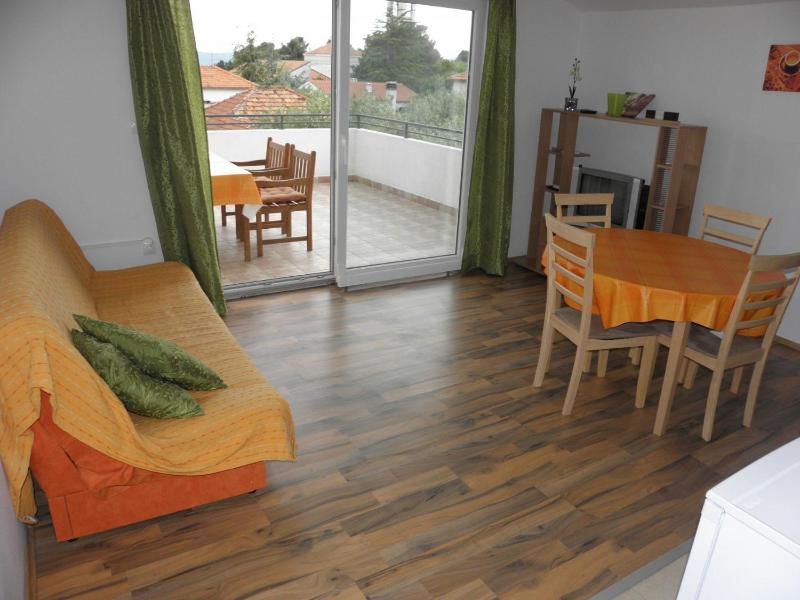 Apartment 1 image 3