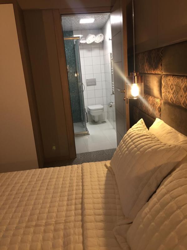 Standard Double Room image 4