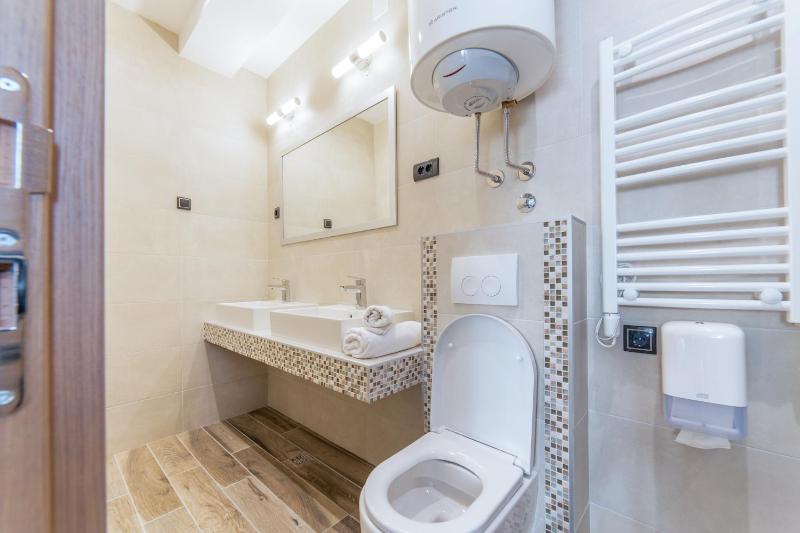 Deluxe Quadruple Room image 3