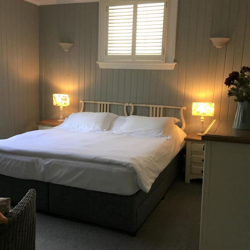 Twin Room with Shower image 1