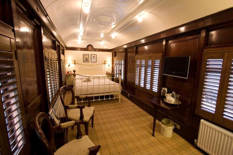 Double Room with Private Bathroom image 1