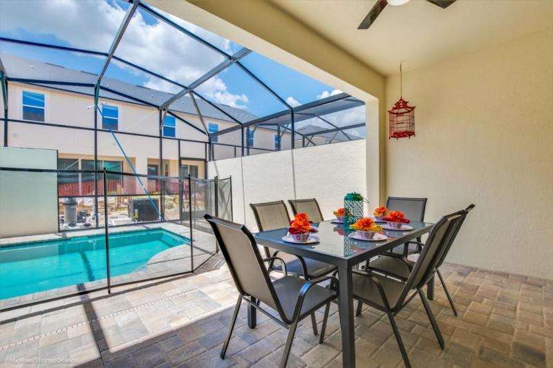 Five-Bedroom House image 3