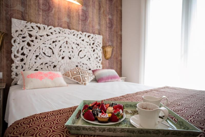 Double Room with Sea View image 1