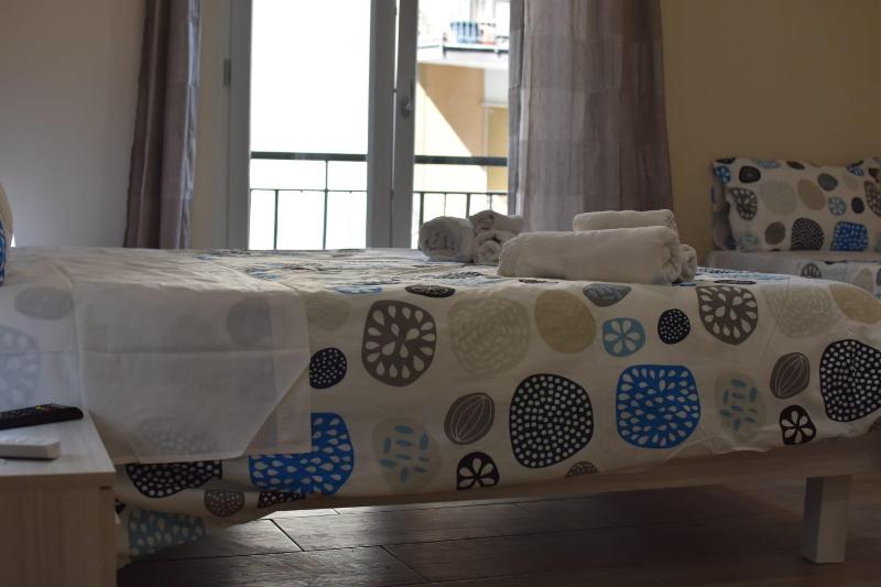 Triple Room with Balcony image 4