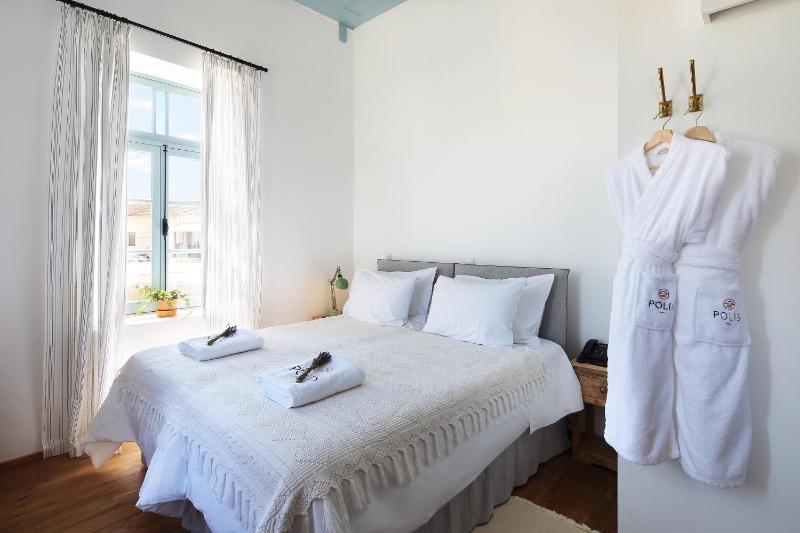 Double Room image 2