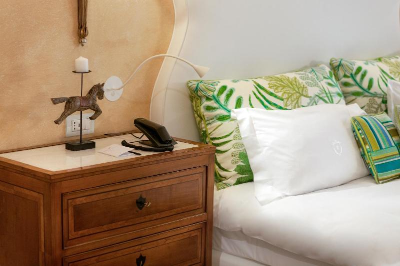 Executive Suite image 4