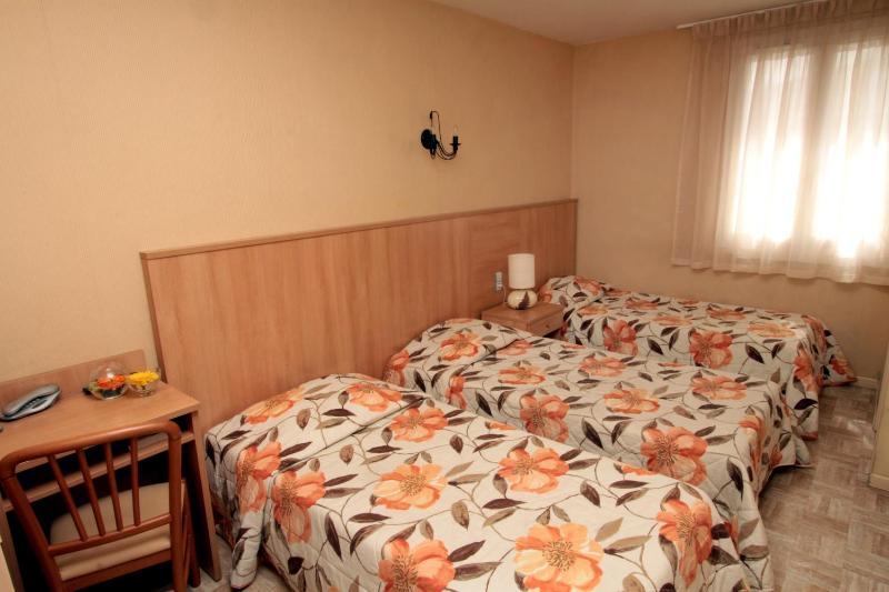 Comfort Triple Room image 1