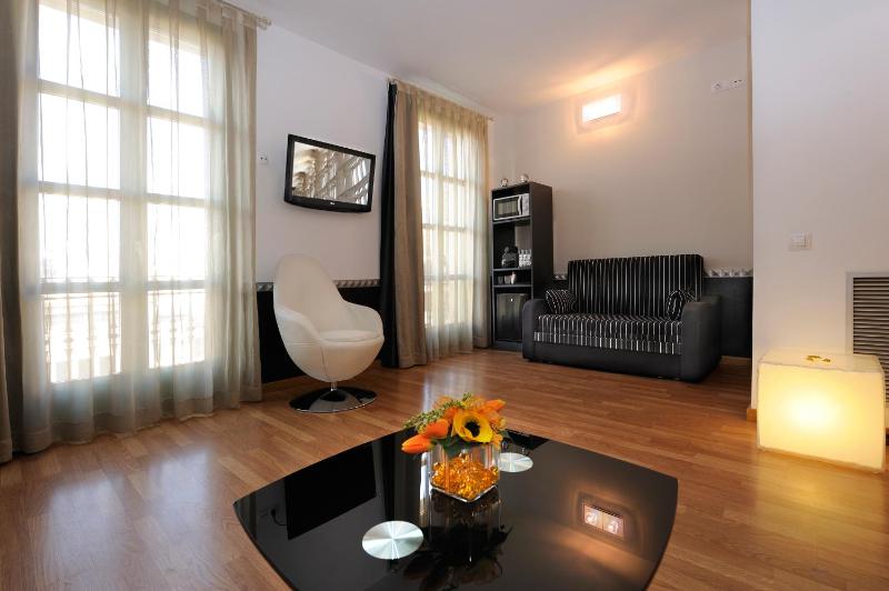 Junior Suite with Balcony image 4