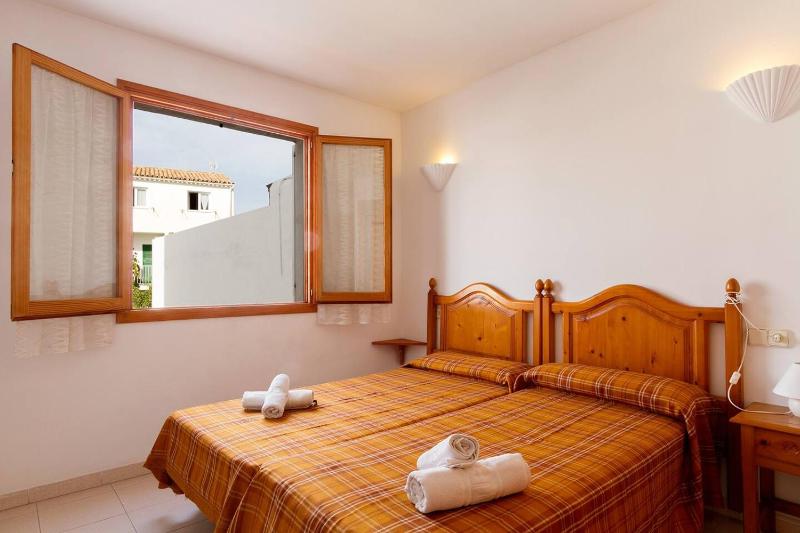 One-Bedroom Apartment image 1