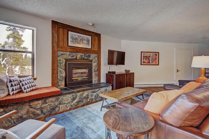 Four-Bedroom Apartment image 1