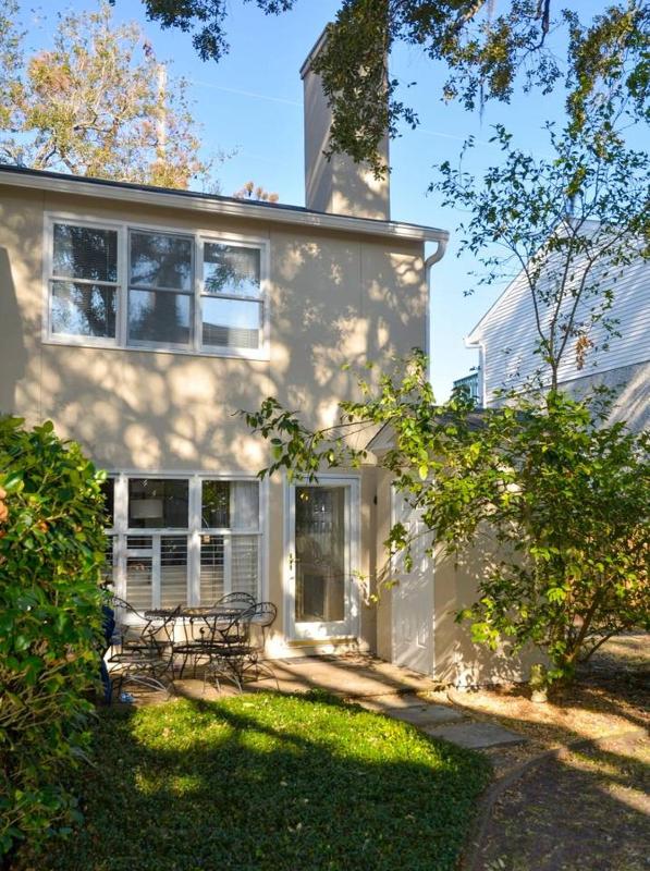 Two-Bedroom Townhouse image 3