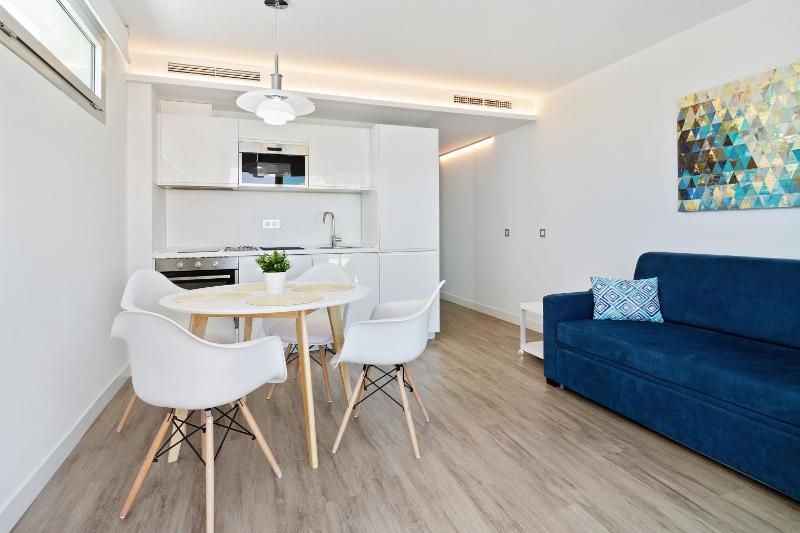 Carihuela Suites - image 43