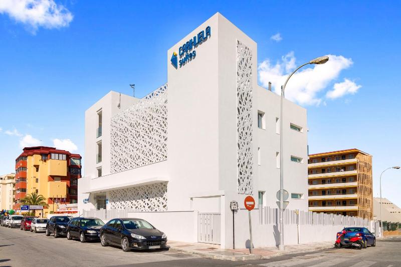 Carihuela Suites - image 16