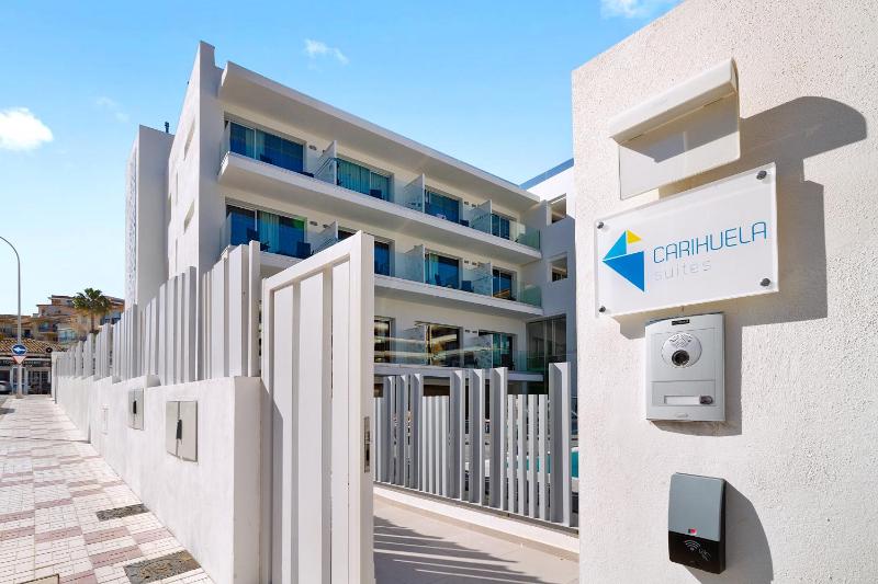 Carihuela Suites - image 37