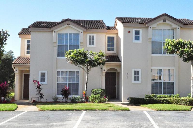 Three-Bedroom Townhouse image 3