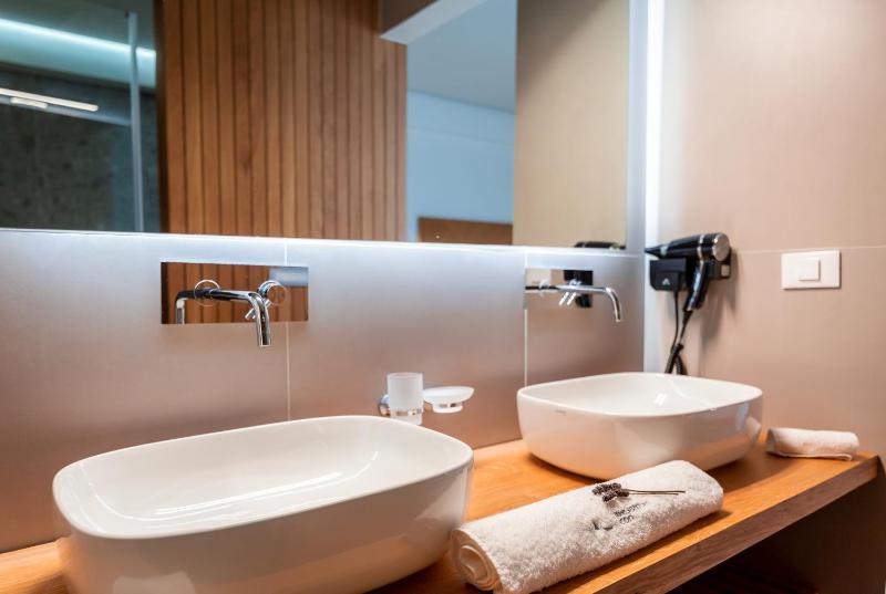 Messinian Icon Hotel & Suites - image 36