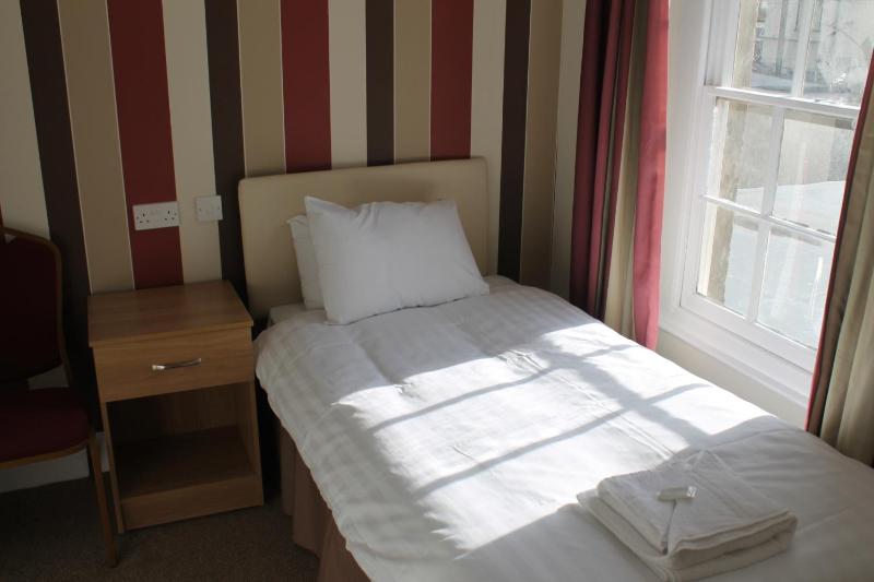 Single Room image 2