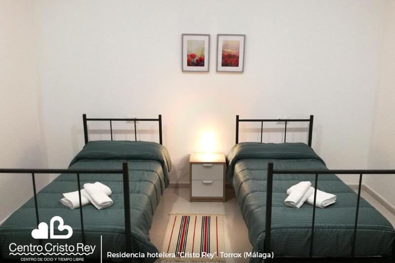 Twin Room image 3