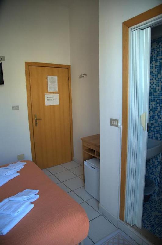 Hotel Annarita-mezza pensione plus- spiaggia inclusa - image 2