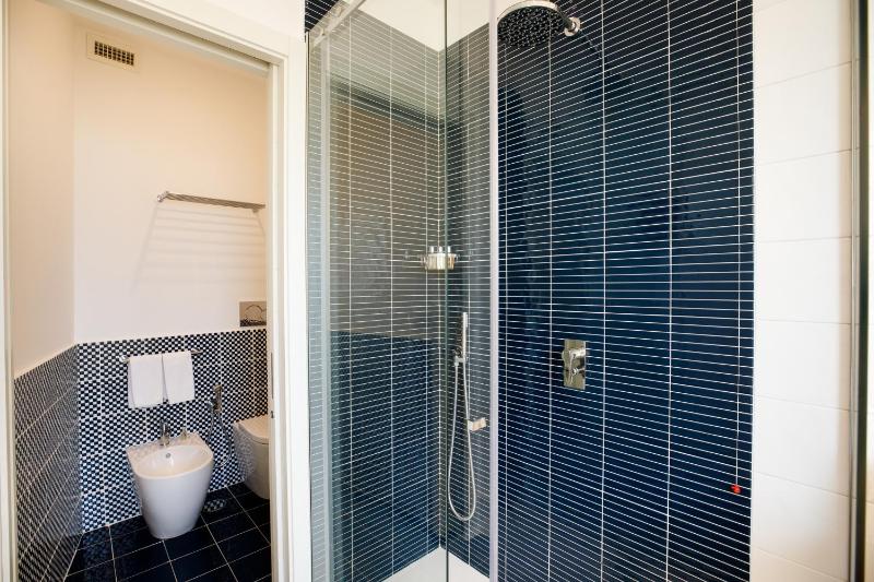 Superior Junior Suite image 3
