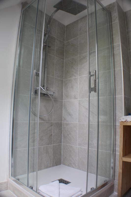 Double Room image 3