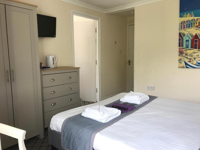 Standard Family Room image 1