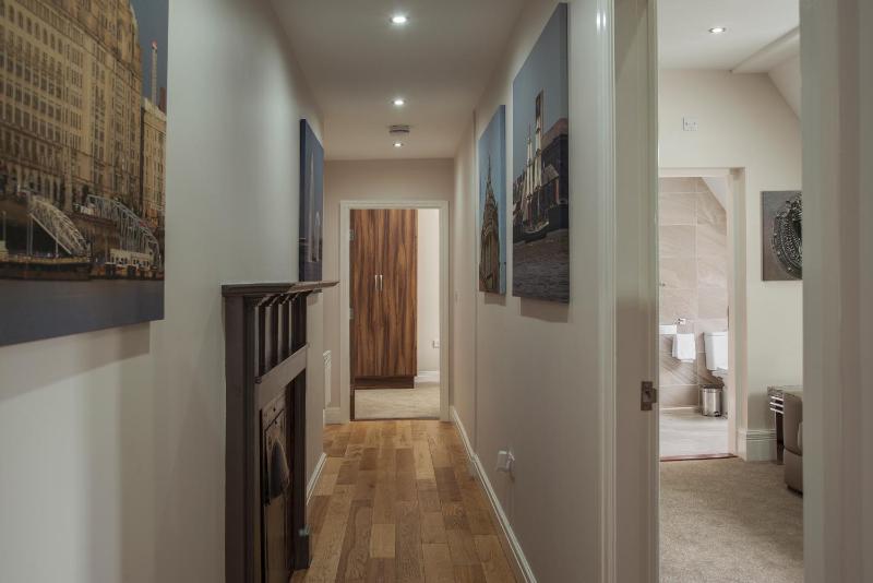 One-Bedroom Apartment image 2