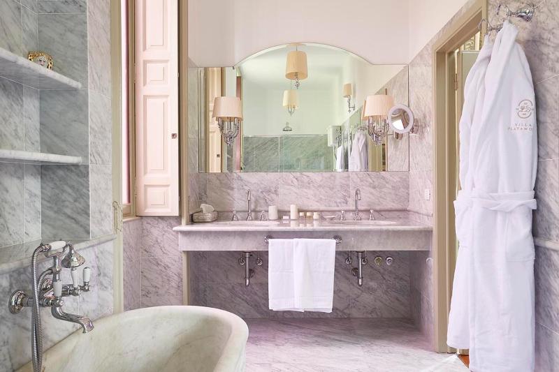 Suite with Garden View image 2