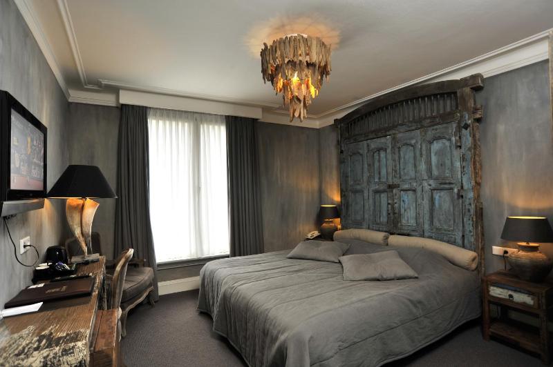 Luxury City Room image 3