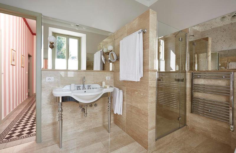 Presidential Suite image 2