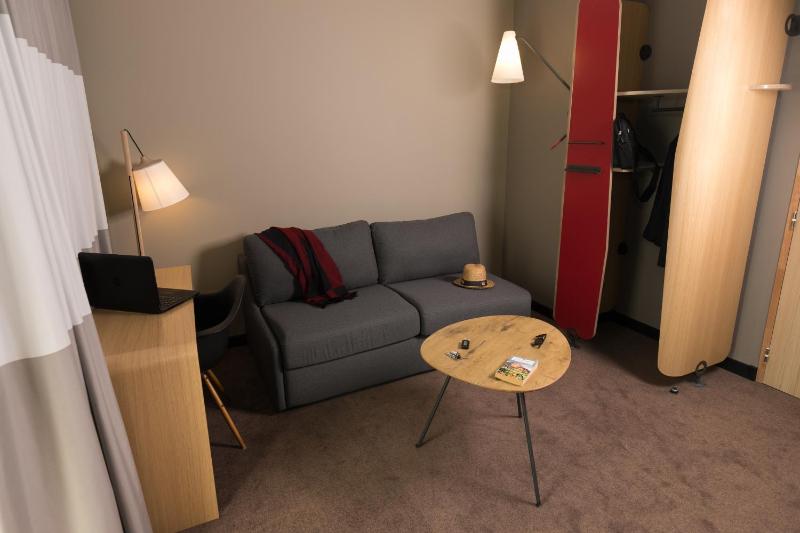 Premium Family Room with Balcony image 2