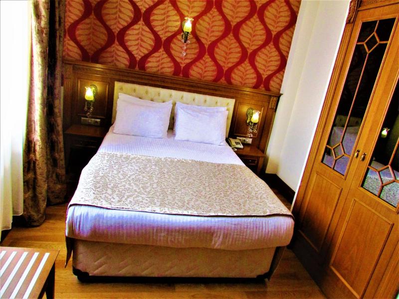 Double Room with Sea View image 2