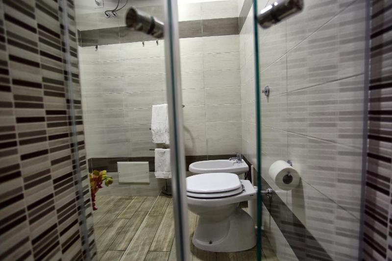 Deluxe Double Room with Balcony image 3
