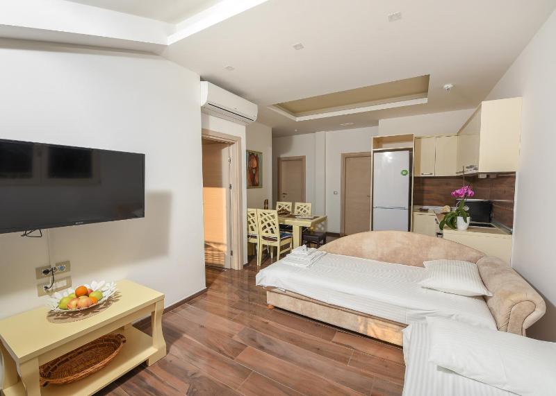 Three-Bedroom Apartment with Sea View image 2