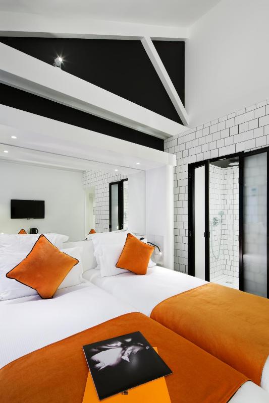 Superior King Room image 4