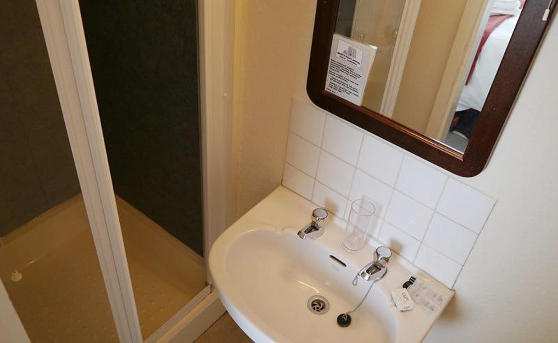Standard Single Room image 2