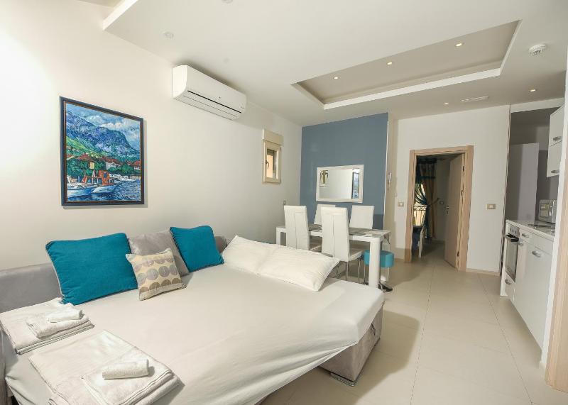 Two-Bedroom Apartment with Balcony and Sea View image 2