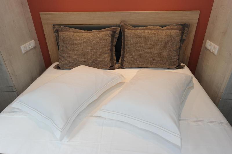 Deluxe Double Room image 4
