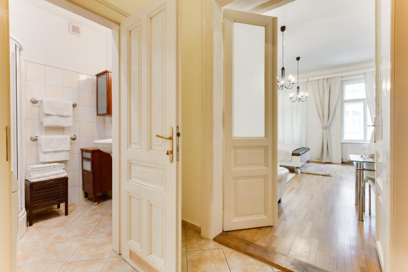 Diamond Riverside Apartment in the Heart of Prague - image 7
