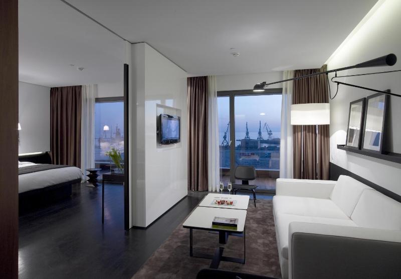 Executive Suite image 3