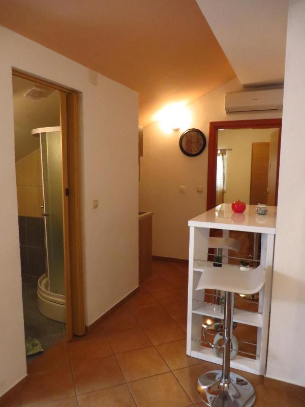 Economy Two-Bedroom Apartment - Attic image 2