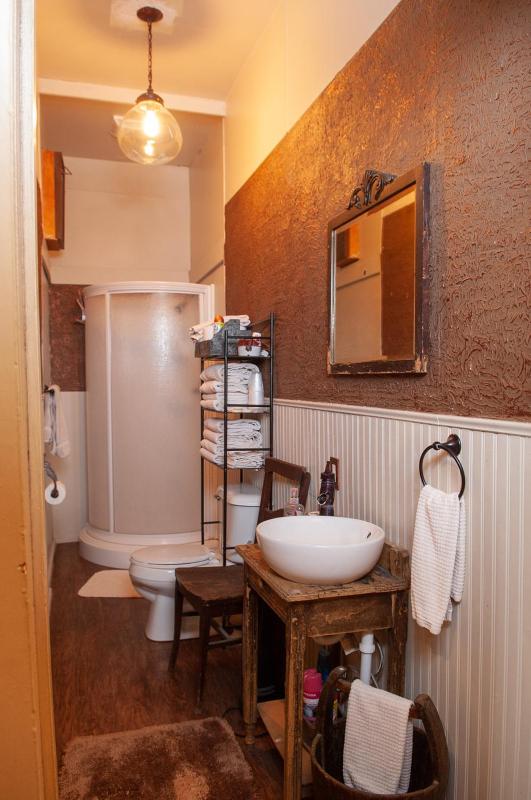 Budget Double Room image 2