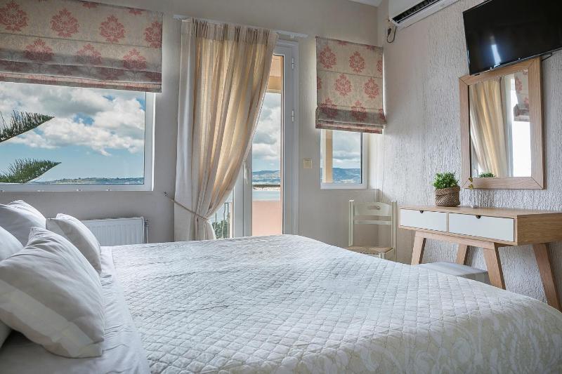Panorama Fanari studios and apartments - image 27