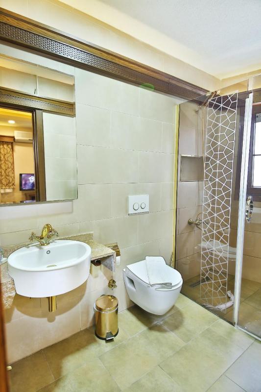 Superior Apartment image 3